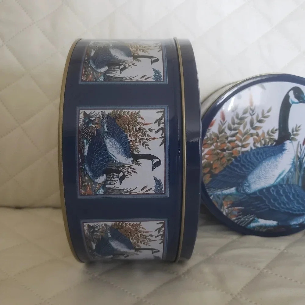 VTG NESTING TIN CANISTER SET Of 3 CANADA GOOSE GEESE BLUE ROUND HOME DECOR - Picture 5 of 8